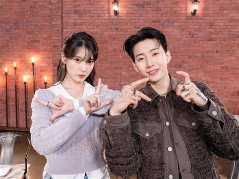 jay park 髮型|IU、Jay Park太好嗑！朴宰範IG爆笑模仿IU，。